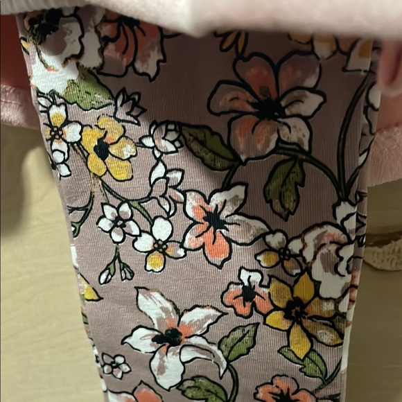 Three piece size 4t outfit - Picture 6 of 7